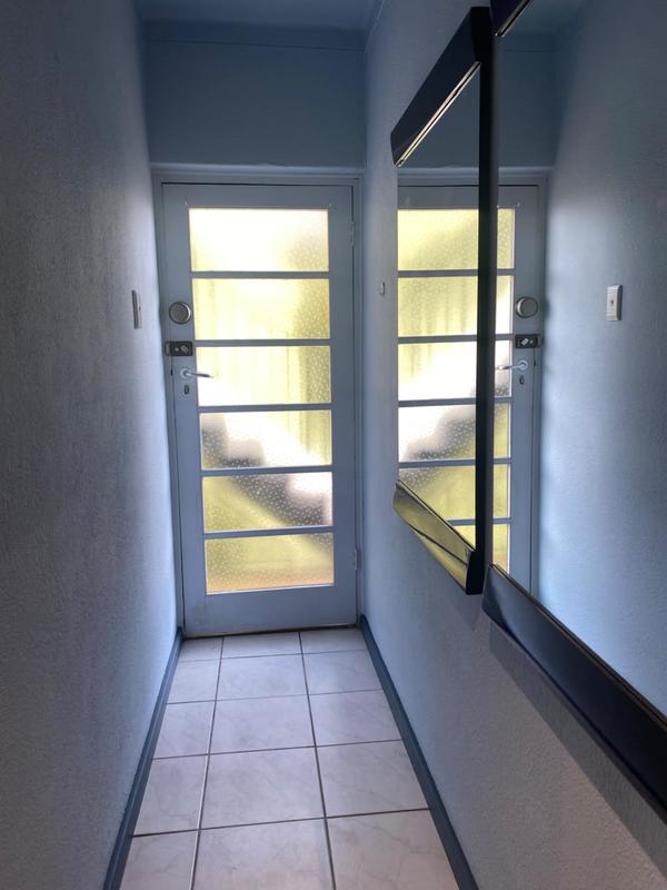 To Let 1 Bedroom Property for Rent in Sea Point Western Cape